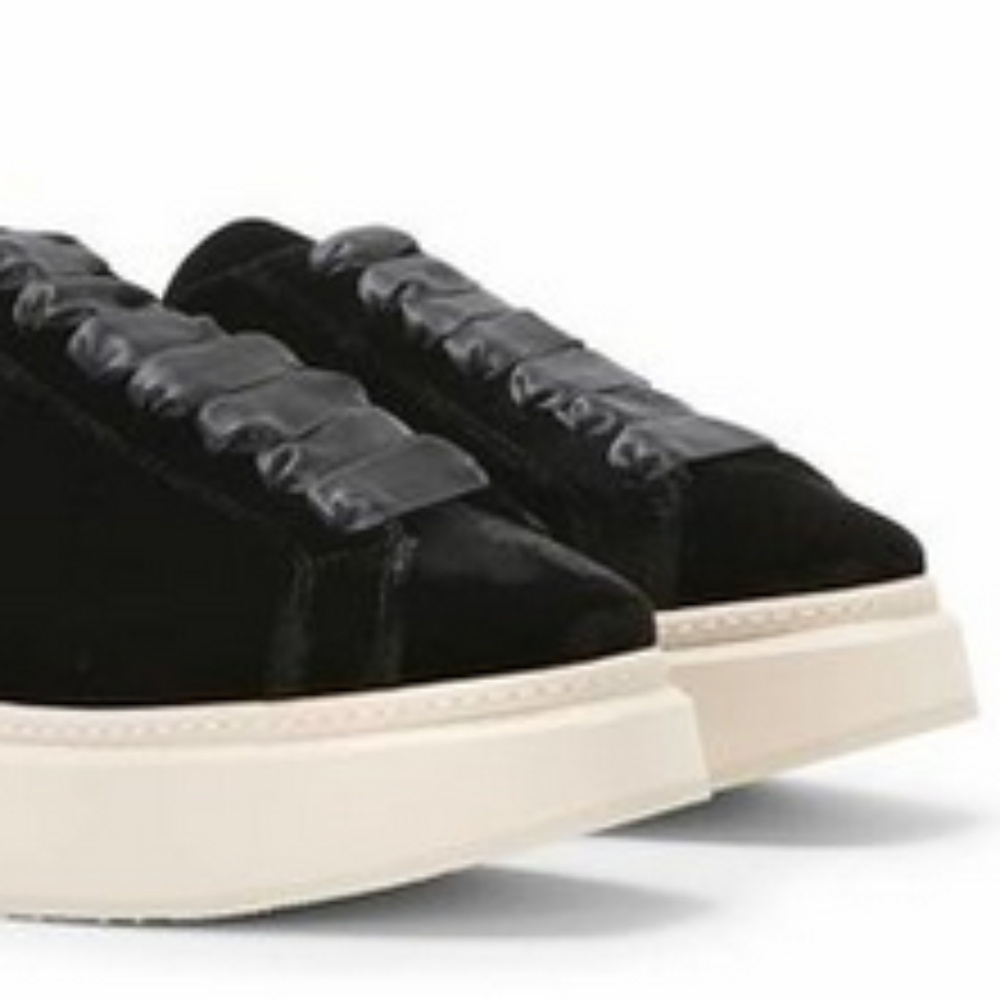 Manuel Barcelo Trafalgar Square Toe Sneaker